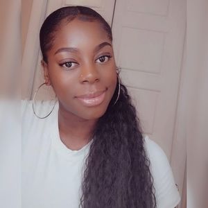 Meet your Posher, Nika